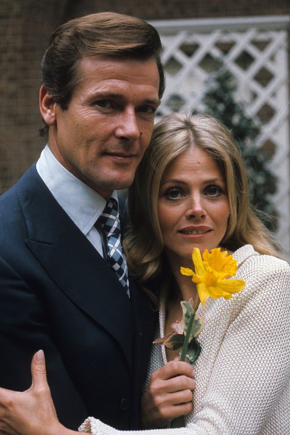 Ρότζερ Μουρ: Χάθηκε ένα βρετανικό στιλ, φλεγματικό και cool [εικόνες] | iefimerida.gr 3