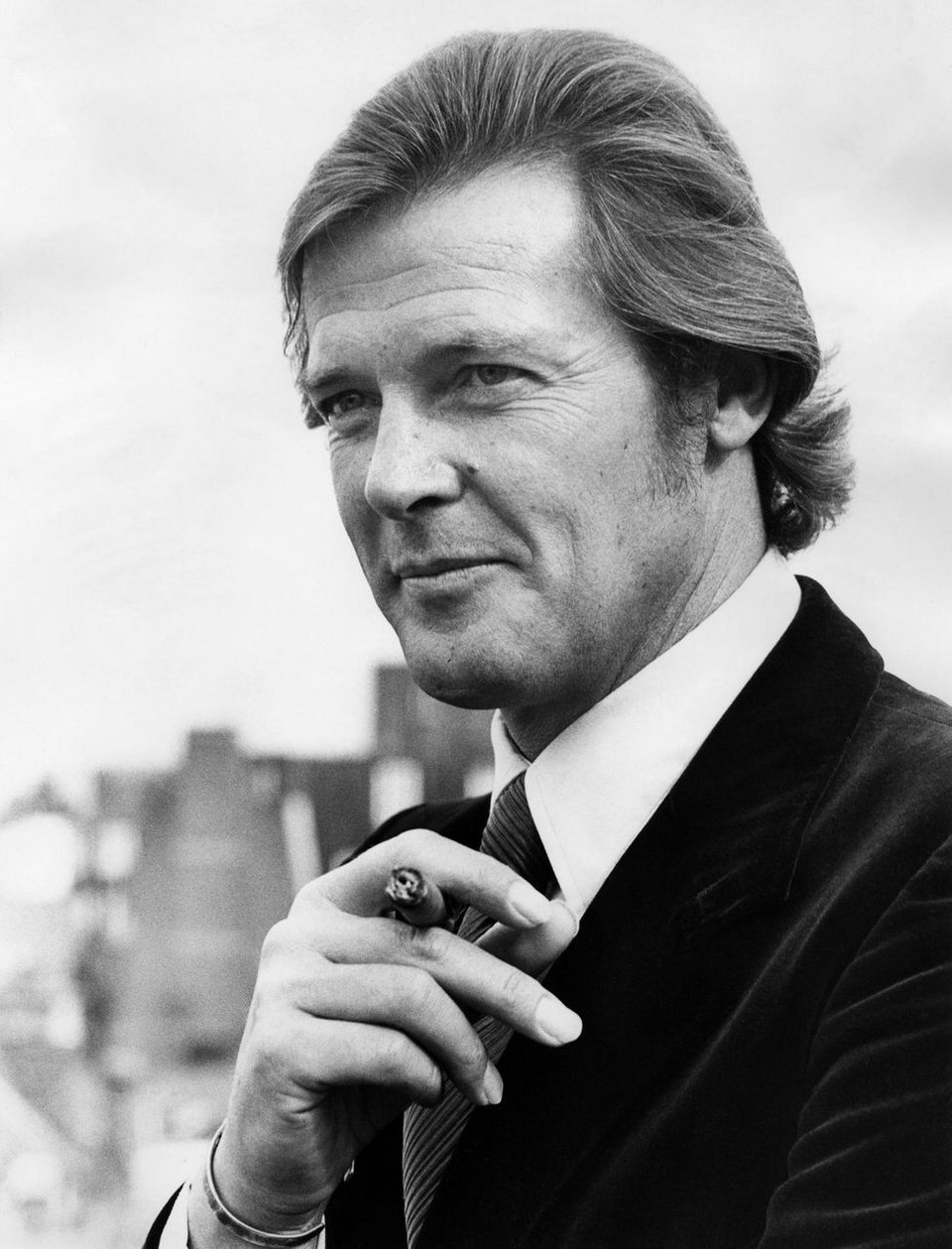 Ρότζερ Μουρ: Χάθηκε ένα βρετανικό στιλ, φλεγματικό και cool [εικόνες] | iefimerida.gr 6