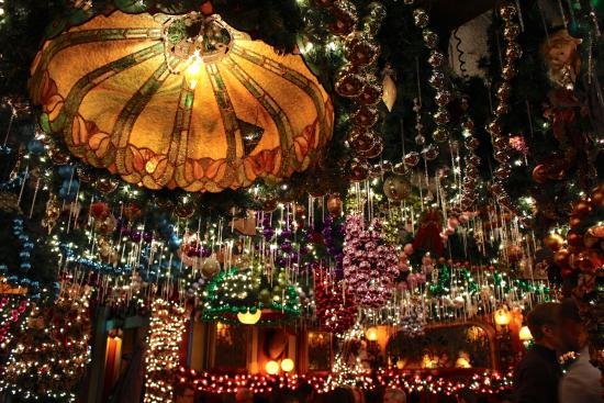 Εστιατόριο ξοδεύει 60.000 δολάρια για τον πρωτοχρονιάτικο διάκοσμο και εντυπωσιάζει [εικόνες]  | iefimerida.gr 3