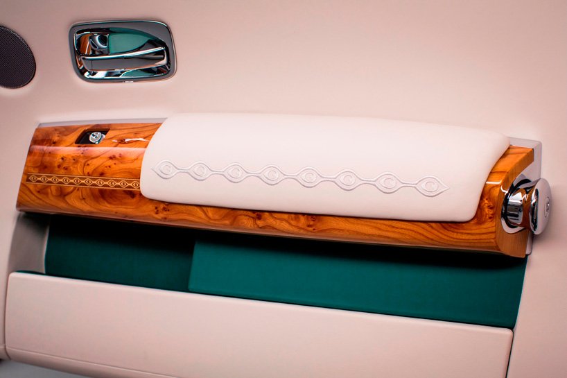 H αποθέωση της χλιδής: Η Rolls-Royce δημιούργησε μια συλλεκτική λιμουζίνα μόνο για μαχαραγιάδες [εικόνες] | iefimerida.gr 4