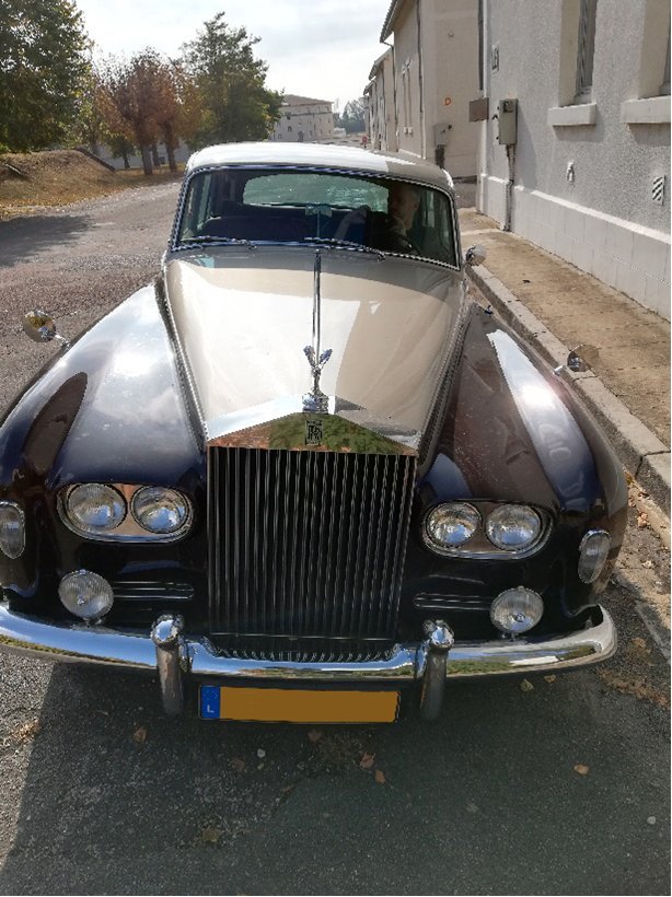 Η vintage Rolls Royce Phantom