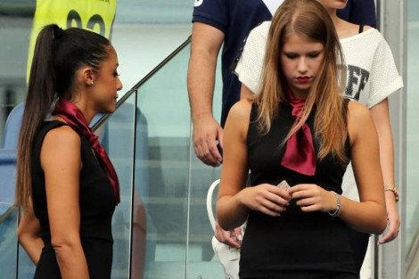 Θέαμα στο Ολίμπικο: Οι εντυπωσιακές ταξιθέτριες της Ρόμα που άφησαν τους πάντες άφωνους [εικόνες] | iefimerida.gr 1