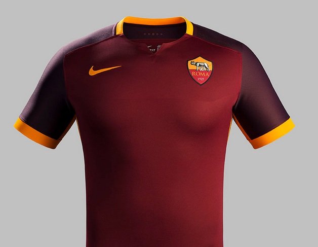 Ο Μανωλάς πρωταγωνιστεί στην καμπάνια για τη νέα εμφάνιση της Ρόμα [εικόνες] | iefimerida.gr 0