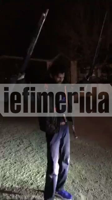 Πρωτοχρονιάτικο γλέντι Ρομά: Παπιγιόν, σακάκια, όπλα και πυροβολισμοί στο Δενδροπόταμο Θεσσαλονίκης [εικόνες] | iefimerida.gr 3