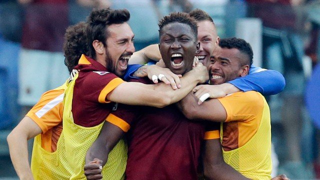 «Πόλεμος» στη Ρώμη: Χειρονομίες Ντε Ρόσι και μήνυμα Τότι στην Λάτσιο [εικόνες & βίντεο] | iefimerida.gr 3