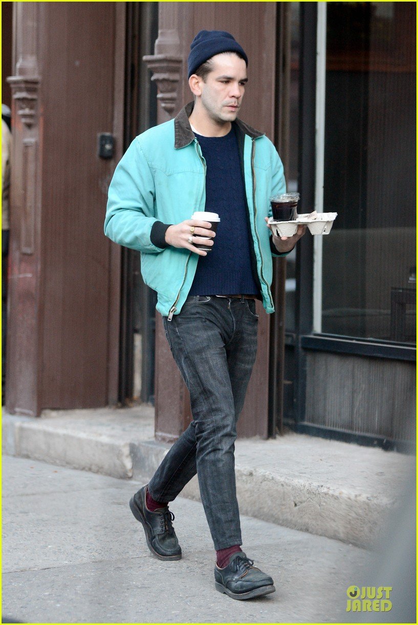  Αρραβωνιάστηκε η Σκάρλετ Γιόχανσον-Δείτε το δαχτυλίδι της [εικόνες]  | iefimerida.gr 4