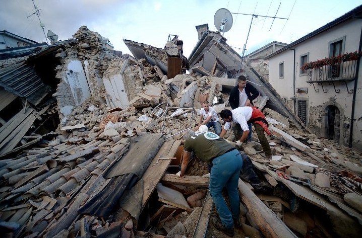 Εικόνες καταστροφής μετά το χτύπημα του Εγκέλαδου στην Ιταλία -Χωριά «εξαφανίστηκαν» [εικόνες] | iefimerida.gr 10