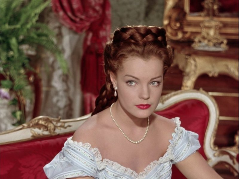 Συλήθηκε ο τάφος της Ρόμι Σνάιντερ στα περίχωρα του Παρισιού [εικόνες] | iefimerida.gr 2