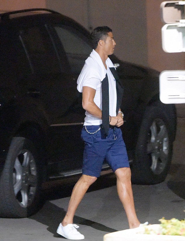 Ρεζίλι ο Κριστιάνο Ρονάλντο -Τον έπιασαν να κάνει την ανάγκη του στο δρόμο [εικόνες] | iefimerida.gr 3