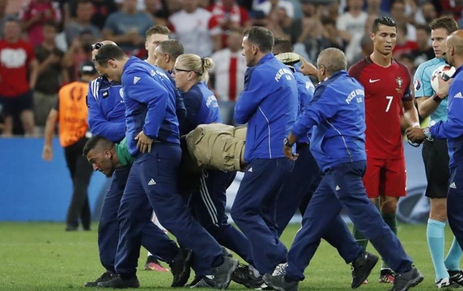 Ετσι έζησε το Τwitter την πρόκριση των Πορτογάλων [εικόνες] | iefimerida.gr 4