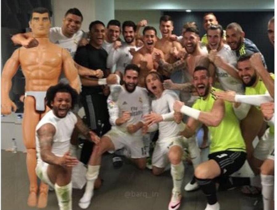 To Twitter «τρολάρει» τον Ρονάλντο για την ημίγυμνη φωτογραφία [εικόνες] | iefimerida.gr 0