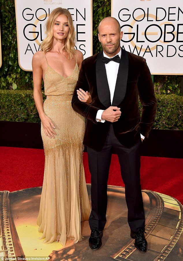 Είπε το «ναι» στον Τζέισον Στέιθαμ – Με δαχτυλίδι 350.000 δολαρίων [εικόνες] | iefimerida.gr 2