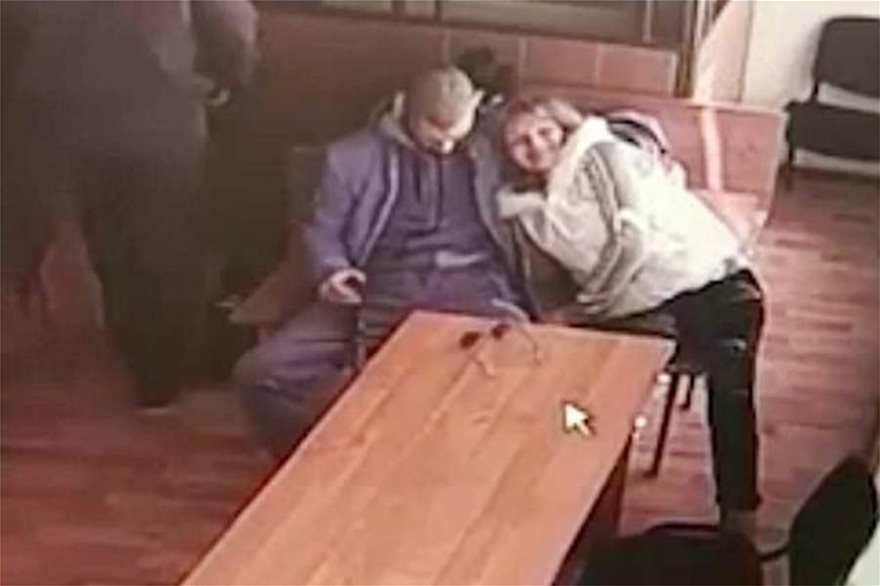 Συνέβη στη Ρωσία: Ζευγάρι έκανε στοματικό σεξ μέσα σε αίθουσα δικαστηρίου [εικόνες] | iefimerida.gr 1