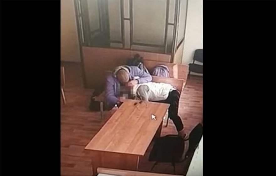 Συνέβη στη Ρωσία: Ζευγάρι έκανε στοματικό σεξ μέσα σε αίθουσα δικαστηρίου [εικόνες] | iefimerida.gr 0