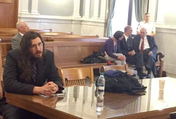 Απίστευτη απάντηση του 30χρονου που του έκαναν έξωση οι γονείς του | iefimerida.gr 1