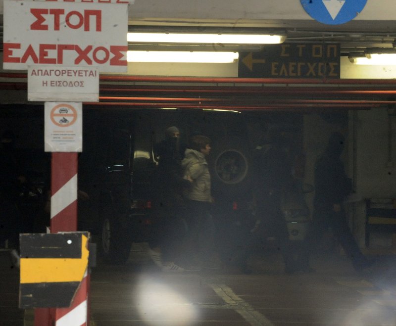 Πόλα Ρούπα, η γυναίκα με τα 1.000 πρόσωπα: Mε κοντό καστανό μαλλί συνελήφθη [εικόνες] | iefimerida.gr 6