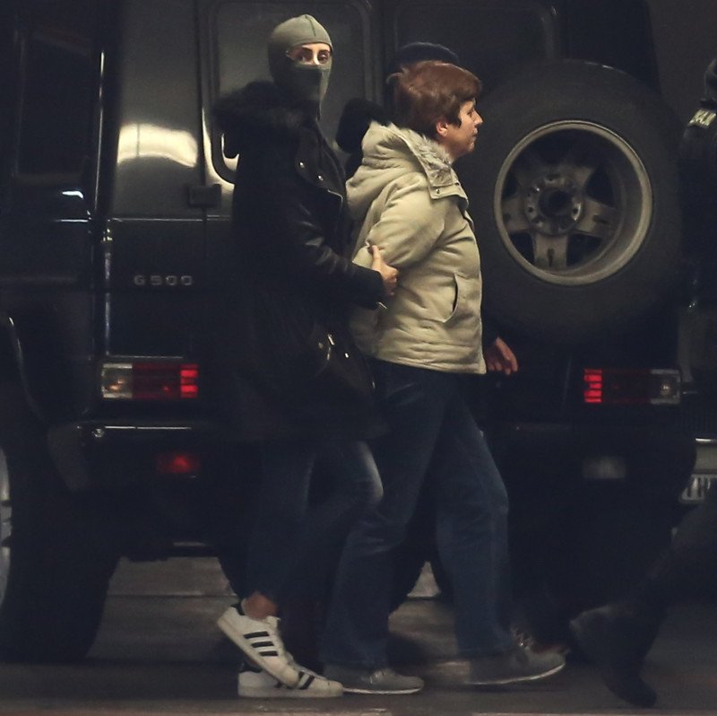 Πόλα Ρούπα, η γυναίκα με τα 1.000 πρόσωπα: Mε κοντό καστανό μαλλί συνελήφθη [εικόνες] | iefimerida.gr 0