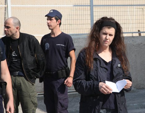 Πόλα Ρούπα: Ξανθιά με κοντό μαλλί και αδυνατισμένη -Κυκλοφορούσε στο Μαρούσι με το παιδί της και δήλωνε δασκάλα | iefimerida.gr 2