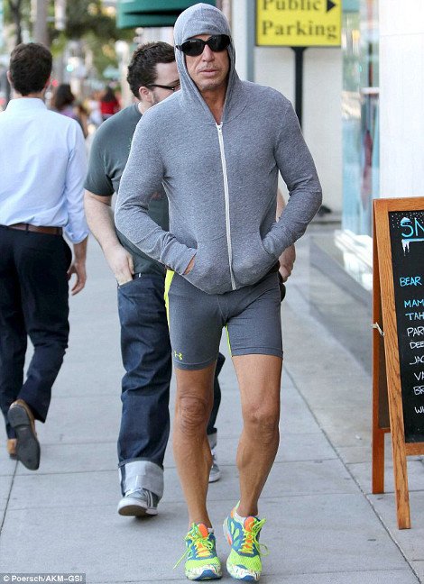 Σοκ: Εντελώς παραμορφωμένος από τις πλαστικές ο Μίκι Ρουρκ -Μοιάζει σαν να έβαλε άλλο πρόσωπο [εικόνες] | iefimerida.gr 4