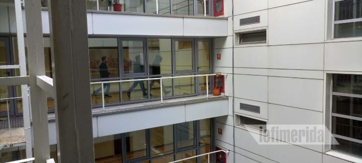 Ντου του Ρουβίκωνα στο ΥΠΟΙΚ -Εφτασαν στο γραφείο του Τσακαλώτου -Καμία σύλληψη [εικόνες & βίντεο] | iefimerida.gr 0