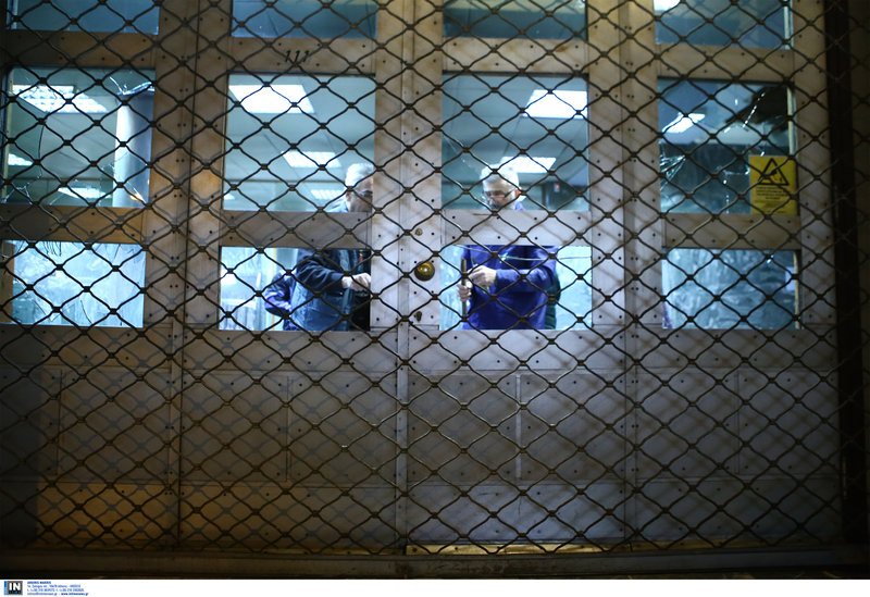 Επισκευές στο κτίριο της ΔΕΔΔΗΕ μετά το «ντου» του Ρουβίκωνα -Intimenews/ΣΤΕΦΑΝΟΥ ΣΤΕΛΙΟΣ