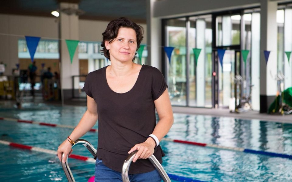 Ο Μακρόν έβαλε υπουργό μια πολιτική πρόσφυγα από τη Ρουμανία [εικόνες] | iefimerida.gr 0