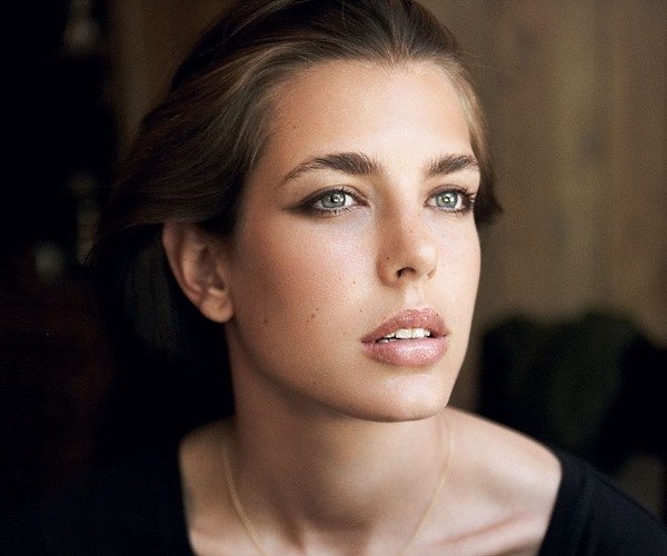 «Καυτές βασίλισσες»: Γαλαζοαίματες που κόβουν την ανάσα, ανάμεσά τους μία Ελληνίδα [εικόνες] | iefimerida.gr 0