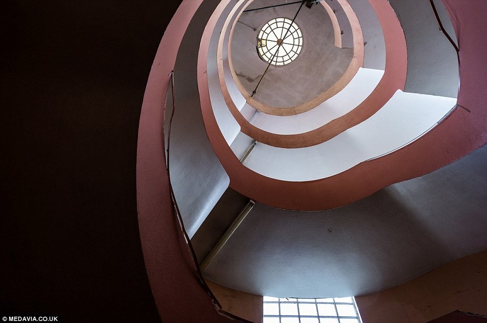 Το στοιχειωμένο ξενοδοχείο -Εικόνες εγκατάλειψης και σήψης από το πάλαι ποτέ στολίδι της Βρετανίας [εικόνες] | iefimerida.gr 1