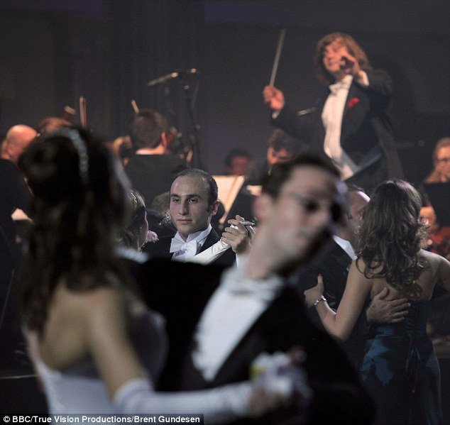 Ρώσοι και Ρωσίδες «πνίγουν» το Λονδίνο -Γιατί αγοράζουν σπίτια εκατοντάδων εκατ. και σπαταλούν αλόγιστα [εικόνες] | iefimerida.gr 1