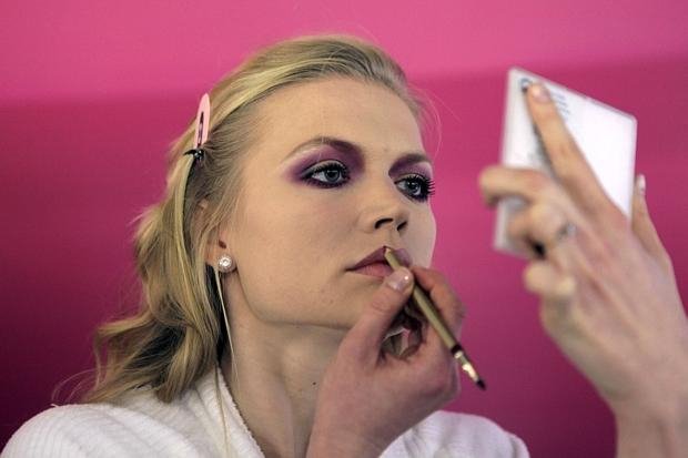 Ρώσοι και Ρωσίδες «πνίγουν» το Λονδίνο -Γιατί αγοράζουν σπίτια εκατοντάδων εκατ. και σπαταλούν αλόγιστα [εικόνες] | iefimerida.gr 0