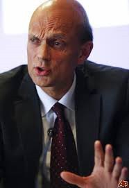 Το νέο πρόσωπο στις διαπραγματεύσεις: Ο ψηλόλιγνος εκπρόσωπος της ΕΚΤ που τον αποκαλούν «το ζόμπι της Τρόικα» [εικόνες] | iefimerida.gr 1