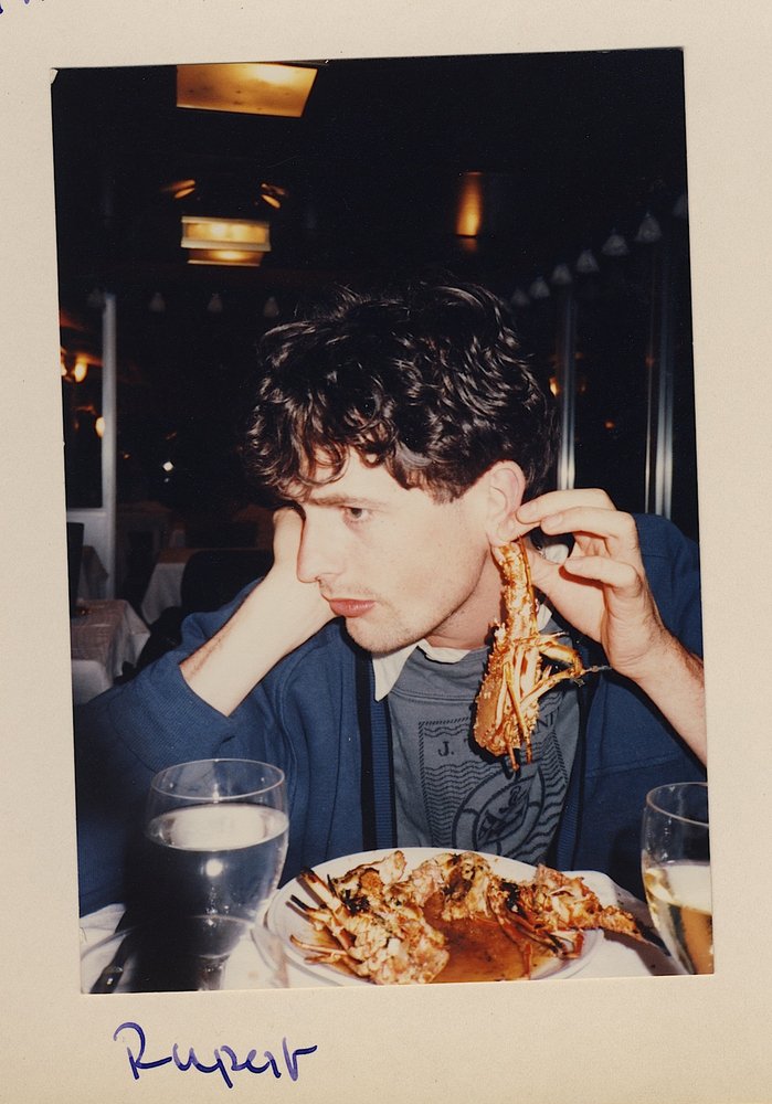 Οι σταρ όπως δεν τους έχουμε ξαναδεί -Ανέκδοτες φωτογραφίες από πάρτι, αγκαλιές και χαλαρές ή ξέφρενες πόζες [εικόνες] | iefimerida.gr 8