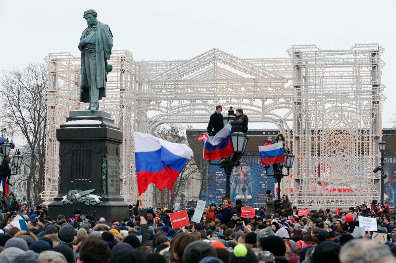 Xιλιάδες Ρώσοι διαδήλωσαν κατά του Πούτιν -Εγιναν 243 συλλήψεις [εικόνες] | iefimerida.gr 2
