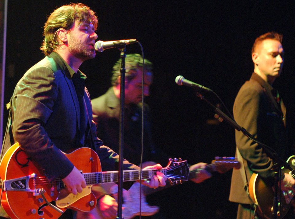 Επτά ηθοποιοί που κανείς δε γνώρισε ότι είχαν δική τους μπάντα -Ισως όχι άδικα... [εικόνες&βίντεο] | iefimerida.gr 4