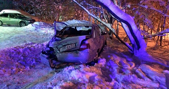 Κι όμως, συνέβη: Μπούκαρε με τανκ σε σούπερ μάρκετ για να κλέψει ένα... μπουκάλι κρασί [εικόνα και βίντεο]  | iefimerida.gr 0