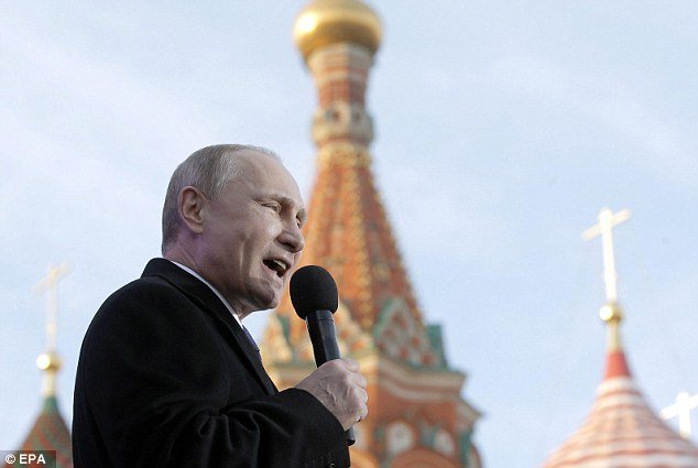 100.000 Ρώσοι γιόρτασαν με μπαλαλάικες και ακορντεόν τον 1 χρόνο από την προσάρτηση της Κριμαίας [εικόνες] | iefimerida.gr 11