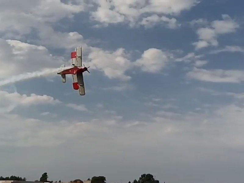 Τραγωδία σε αεροπορική επίδειξη στη Μόσχα -Συνετρίβη αεροσκάφος, δύο νεκροί [εικόνα&βίντεο] | iefimerida.gr 0