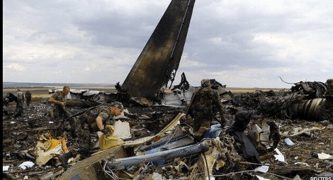 Αίμα στην Ουκρανία: 49 Ουκρανοί στρατιώτες νεκροί από την κατάρριψη αεροσκάφους από φιλορώσους [εικόνες&βίντεο] | iefimerida.gr 1