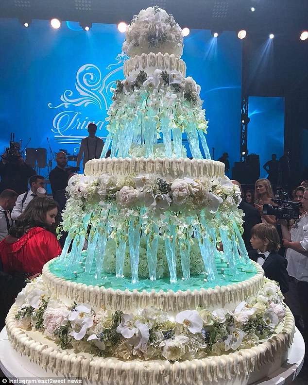 Ιρίνα Τσιγκιρίνσκαγια: Παντρεύτηκε το πιο κακομαθημένο πλουσιόπαιδο της Ρωσίας- Ενας κιτς γάμος [εικόνες] | iefimerida.gr 4