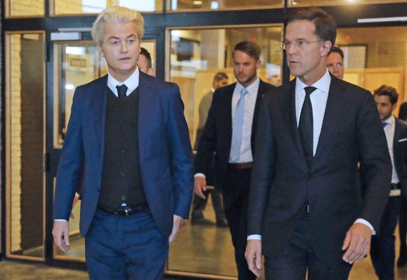 Σε υψηλούς τόνους το debate στην Ολλανδία -Βίλντερς σε Ρούτε: Είσαι όμηρος του Ερντογάν [εικόνες] | iefimerida.gr 3