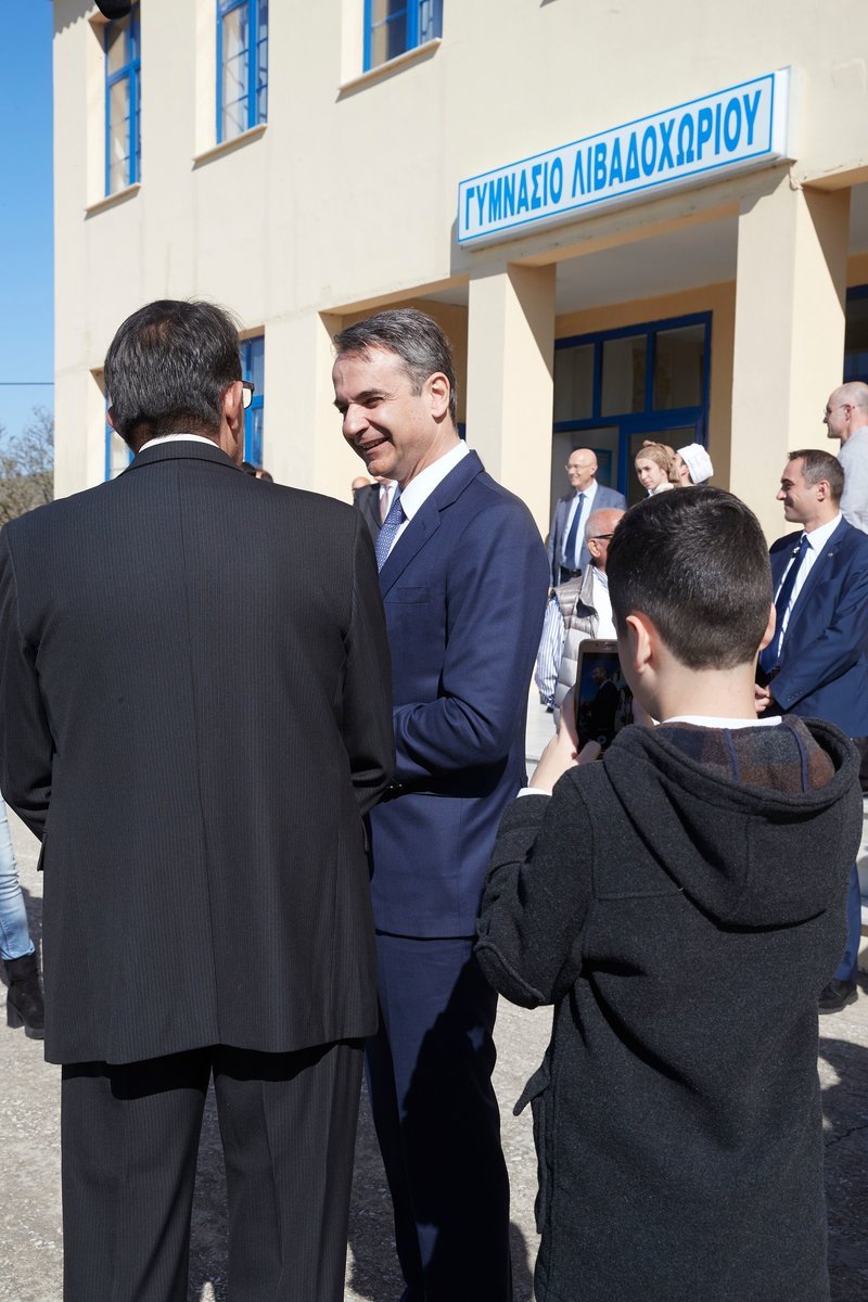 Στη Λήμνο ο Μητσοτάκης: Συναντήθηκε με αξιωματικούς της 130 Σμηναρχίας Μάχης, δασκάλους και παιδιά | iefimerida.gr 6