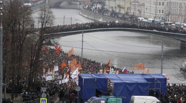 Πάνω από 40.000 οι Ρώσοι διαδηλωτές - Εκατοντάδες συλλήψεις [εικόνες] | iefimerida.gr 3