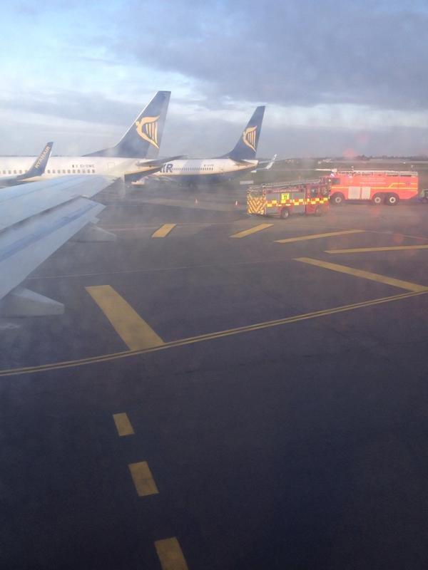 Εκτακτο: Συγκρούστηκαν δύο αεροπλάνα στο αεροδρόμιο του Δουβλίνου [εικόνες] | iefimerida.gr 3