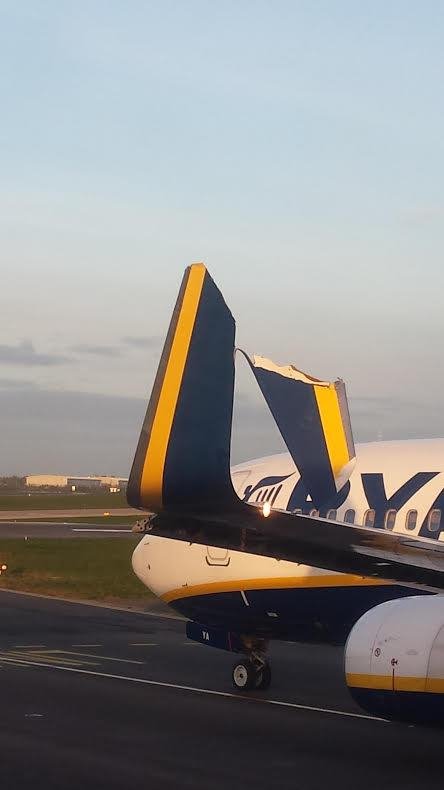 Εκτακτο: Συγκρούστηκαν δύο αεροπλάνα στο αεροδρόμιο του Δουβλίνου [εικόνες] | iefimerida.gr 0