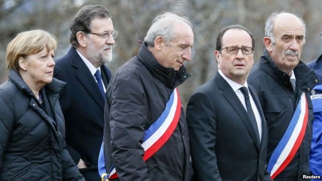 Τι είπαν Ολάντ, Μέρκελ, Ραχόι στη συνέντευξη τύπου για την τραγωδία στις Αλπεις [εικόνες] | iefimerida.gr 5