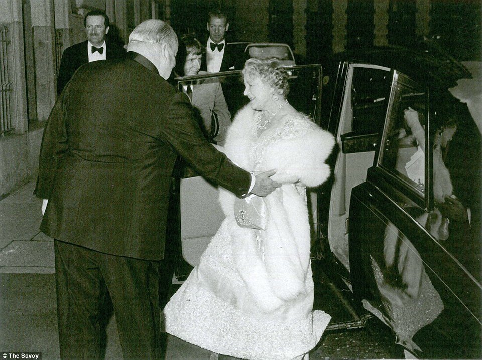 Το ξενοδοχείο όπου «γράφτηκε» η ιστορία των ελίτ του Λονδίνου – Διάσημοι επισκέπτες και απίστευτες ιστορίες [εικόνες] | iefimerida.gr 7