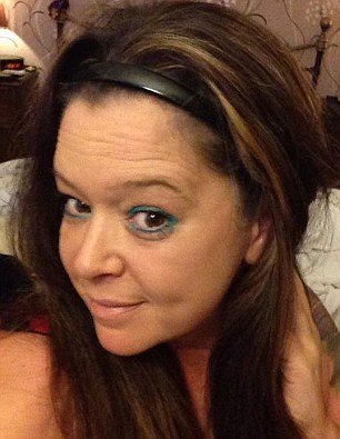 Εμφανίστηκε η γυναίκα που εγκατέλειψε το σκυλί δεμένο σε βαλίτσα στη Σκωτία: «Δεν έκανα κάτι κακό» [εικόνες] | iefimerida.gr 0