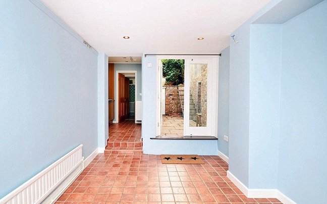 Καμαρούλα μια σταλιά με πλάτος 1,5 μέτρο βγαίνει στο σφυρί για 1 εκατ. ευρώ [εικόνες]  | iefimerida.gr 2