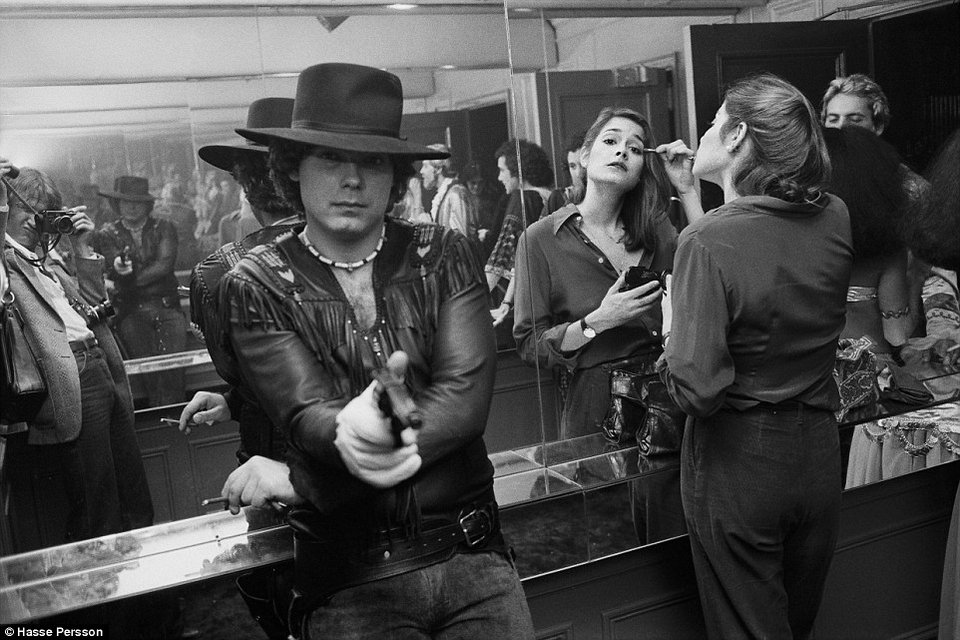 Λάμψη και αίγλη στο κακόφημο στέκι των Νεοϋορκέζων - Στα άδυτα του Studio 54 [εικόνες]  | iefimerida.gr 2