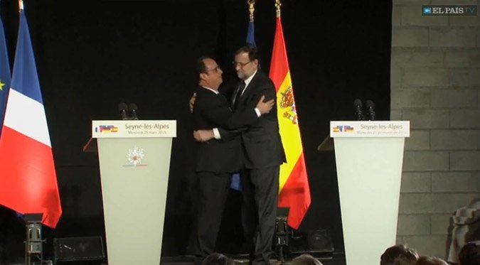 Τι είπαν Ολάντ, Μέρκελ, Ραχόι στη συνέντευξη τύπου για την τραγωδία στις Αλπεις [εικόνες] | iefimerida.gr 4